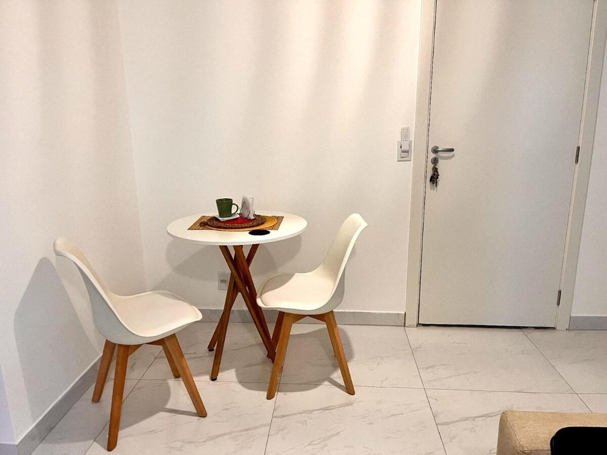 De 2 Quartos, Com Piscina E Ha 10 Km De Copacabana Apartamento *